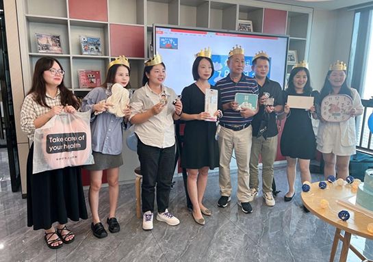 欢乐之蓝，起头开放